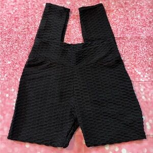 Black Textured Scrunch Butt Leggings(Large)